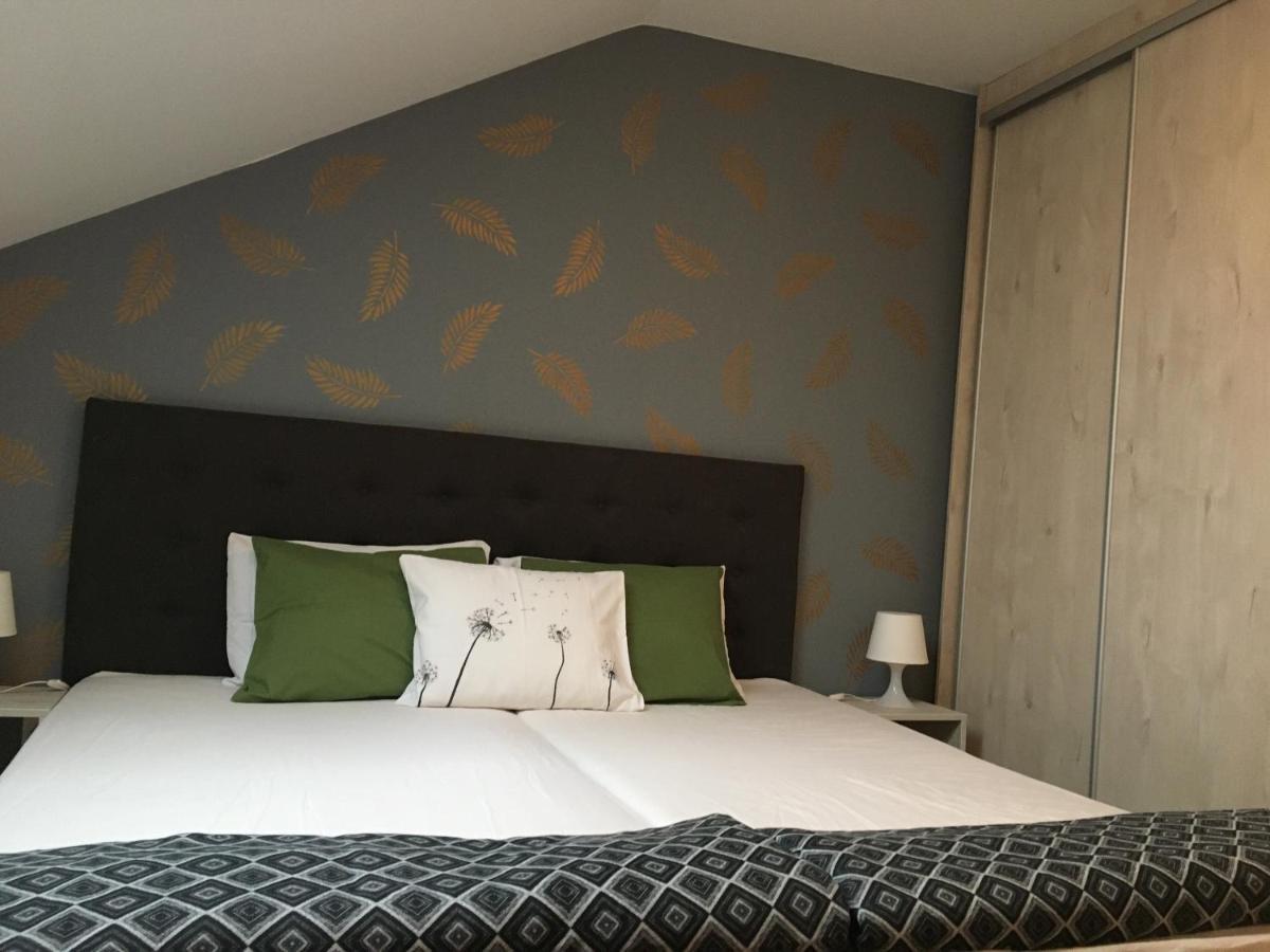 Bobita Apartman Sarvar Bagian luar foto