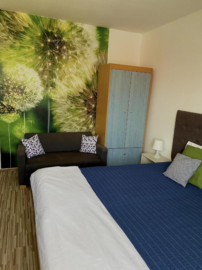 Bobita Apartman Sarvar Bagian luar foto