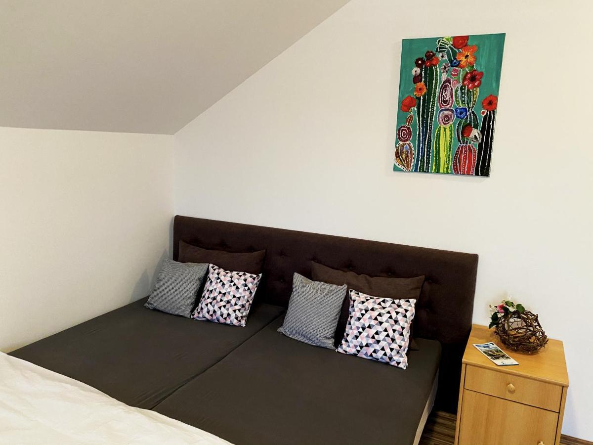 Bobita Apartman Sarvar Bagian luar foto